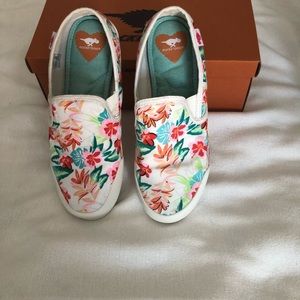 Rocket Dog slip on sneakers. Size 7 1/2
